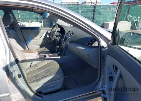 2007 Toyota Camry Hybrid z USA, uszkodzony, nr VIN JTNBB46K873004529